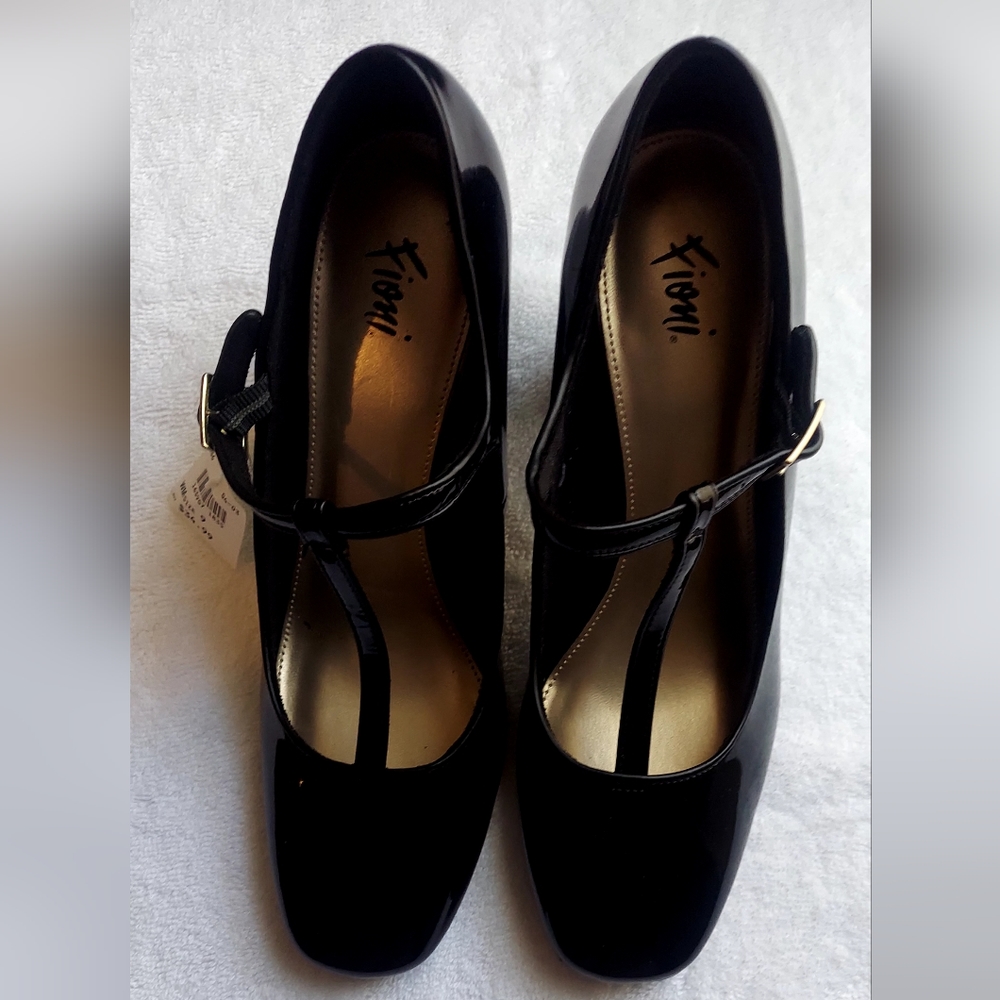 NWT Women's Black Haddie Fioni T-Strap Mary Jane Block Heels